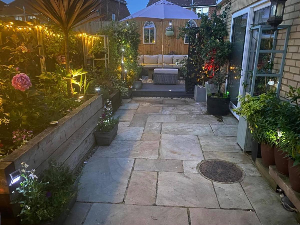 ボーンマスSecret Gem 1 Bed Garden Flat Private Luxury Hot Tubアパートメント エクステリア 写真